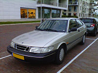 Front of a 1995 Saab 900 New Generation 900i.jpg