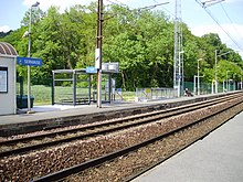 Vista desde el andén de la estación hacia Brétigny.