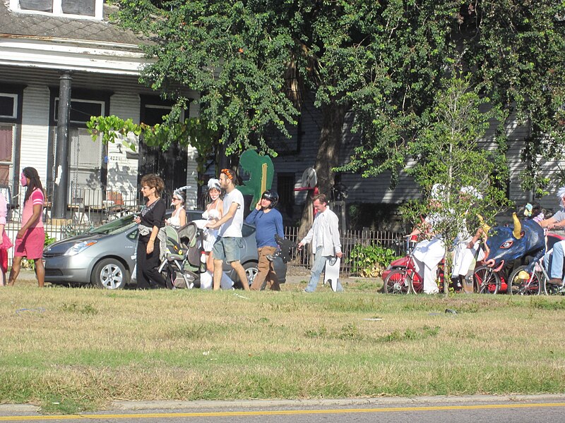 File:Goodchildren Fringe Fest Parade 2011 St Claude Ave E.JPG