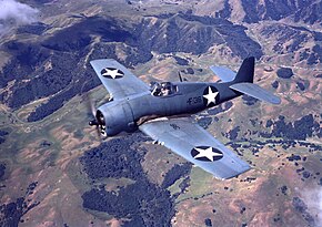 飛行するアメリカ海軍のF6F-3。 (第36戦闘飛行隊所属、1943年撮影。)