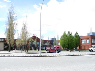 <span class="mw-page-title-main">Guildford Park Secondary School</span> High school in Surrey, British Columbia, Canada