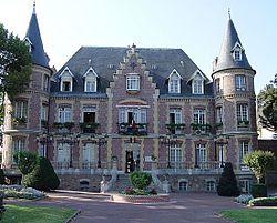 Hôtel de Ville d'Epinay-Sous-Sénart.jpg