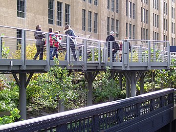 Footbridge of High Line (New York City).