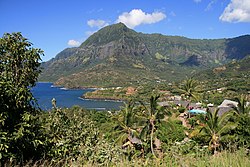 Panorama di Atuona, maggiore villaggio dell'isola di Hiva Oa