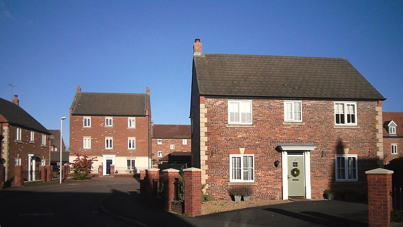 File:Houses in Pennymoor Drive - geograph.org.uk - 3847684.jpg