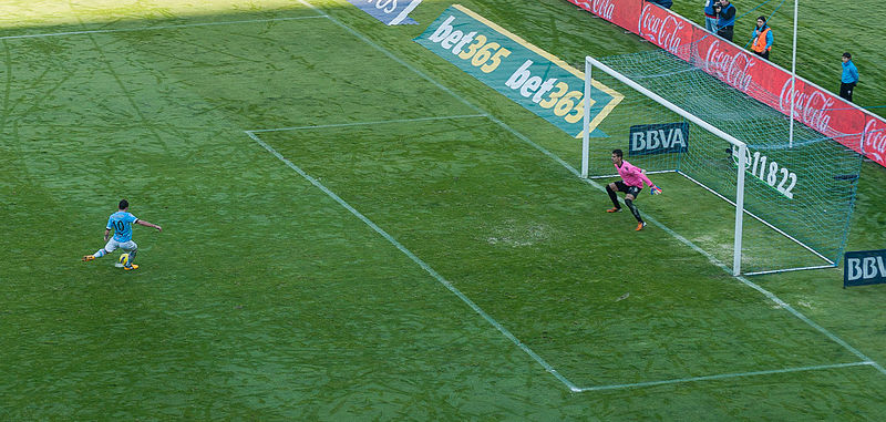 File:Iago Aspas taking penalty.jpg