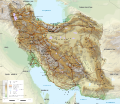 Topografisk kort over Iran. Fra Teheran går jernbanen videre, først sydøst uden om Alborz-bjergkæden, for endelig at finde en vej nordpå til Shahi og Sari for at ende ved Bandar Shah ved Det Kaspiske Hav.