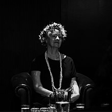 Le Bas en la ceremonia del Premio de Poesía Sarah Broom en el Festival de Escritores de Auckland 2019, en Auckland, Nueva Zelanda