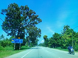 Kampung Batu 17 dari jalan raya persekutuan pertama Malaysia, Laluan 1.