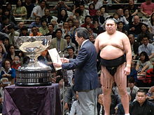 Kyokutenho was the surprise winner of the May 2012 tournament Kyokutenho pm cup 2012.JPG