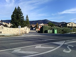 Entrada a La Atalaya desde la SG-P-6121 y Trescasas