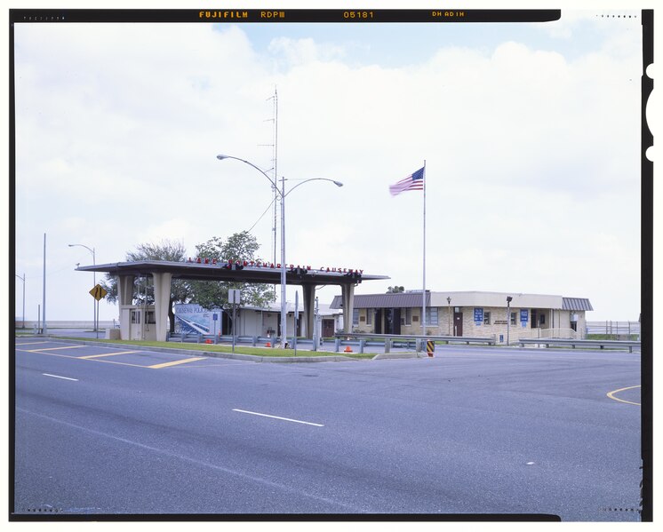 File:Lake Pontchartrain Causeway Southern Toll Plaza HAER LA-21-4.tif