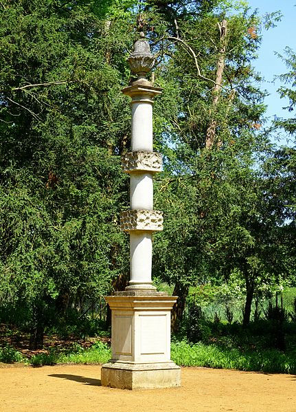 File:Lancelot Brown monument - Wrest Park - Bedfordshire, England - DSC08216.jpg