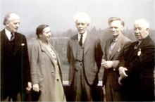 Leaders of the Federation of Canadian Artists at a meeting in Toronto in May 1942. From left to right Arthur Lismer, Frances Loring, Lawren Harris, Andre Charles Bieler, A. Y. Jackson Leaders of the Federation of Canadian Artists on Toronto in May 1942.png