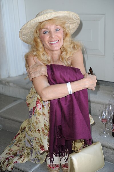 File:Liona Boyd at the Canadian Film Centre (CFC) Annual BBQ (6140597183).jpg