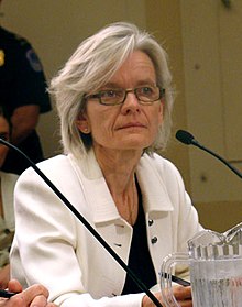 Lisa Graumlich, Senato Seçilmiş Enerji Bağımsızlığı ve Küresel Isınma Komitesi'nde (kırpılmış) .jpg