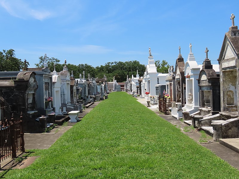 File:Lois LeBlanc and Yvette LeBlanc Trahan's funeral. St. Louis Cemetery 3 in New Orleans, June 2021 10.jpg