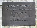 Erënnerungsplack un de Jean Monnet, deen hei gewunnt huet.