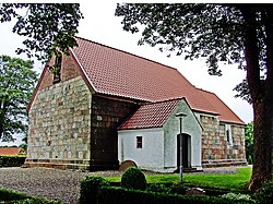 Lysgård Kirke 20120710 (1).jpeg