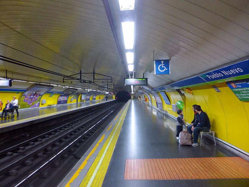 File:Madrid - Estación de Metro de Pueblo Nuevo 1.JPG