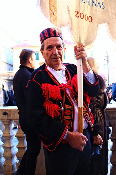 File:Man with Šibenik's Traditional Clothing in Kotor (01).jpg