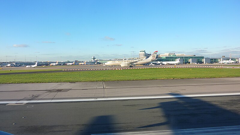 File:Manchester Airport from Runway 05L - geograph.org.uk - 5241605.jpg