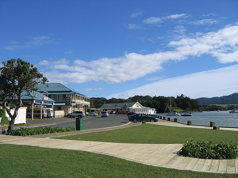 File:Mangonui Waterfront (3329617852).jpg