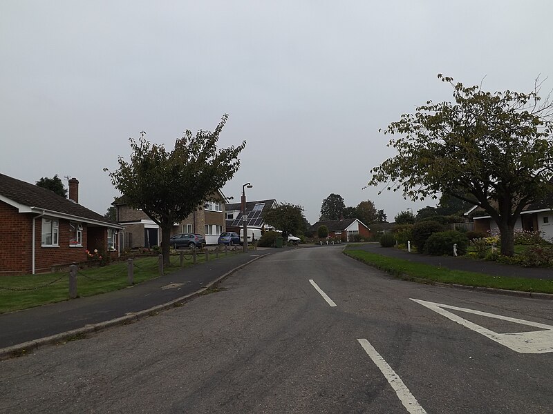 File:Mark Lemmon Close, Cringleford - geograph.org.uk - 4162757.jpg