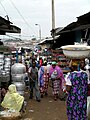 Auf einem Straßenmarkt in Kumasi, Mai 2008, 002