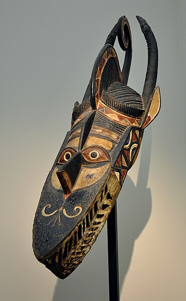 File:Maske Guinea Museum Rietberg RAF 12.jpg