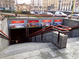 Uma entrada para a estação.