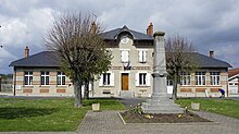 Monument mairie Vrigny 1722.JPG