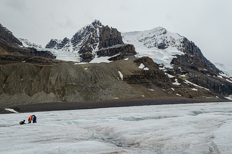 File:Mount Andromeda from the Athabasca Glacier.jpg