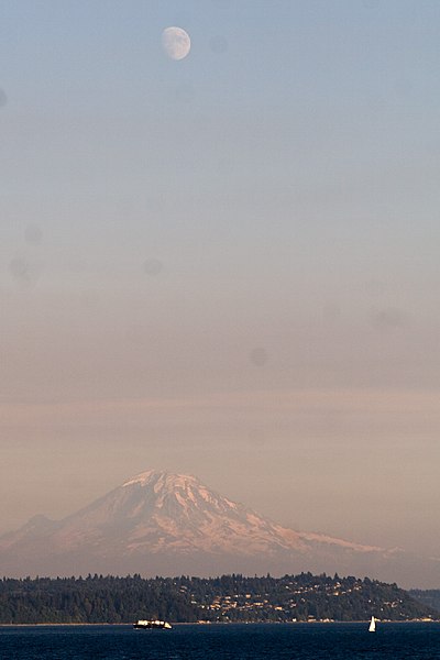 File:Mount Rainier from Seattle.jpg