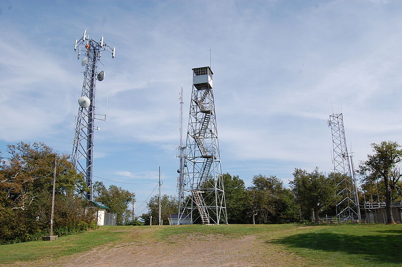 File:Mount Utsayantha fire tower.JPG