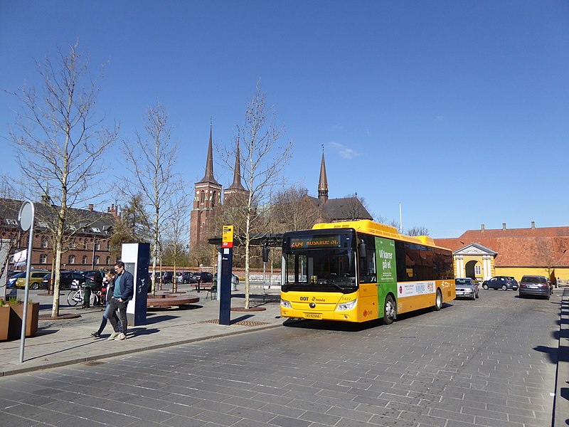 File:Movia bus line 204 at Stændertorvet.jpg