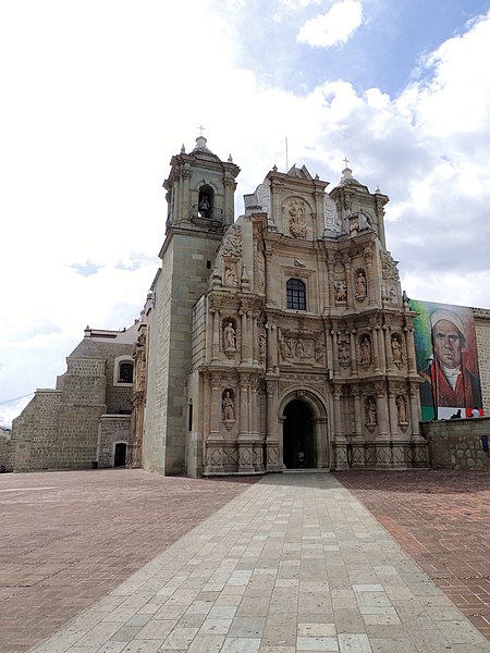 File:Nuestra Señora de la Soledad, Oaxaca.jpg