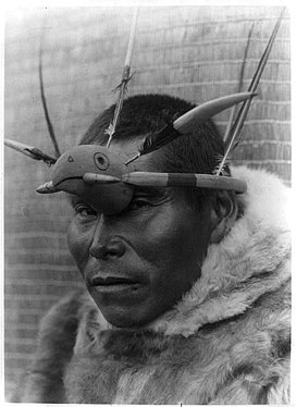 Чупигский мужчина в маске Ворона-творца