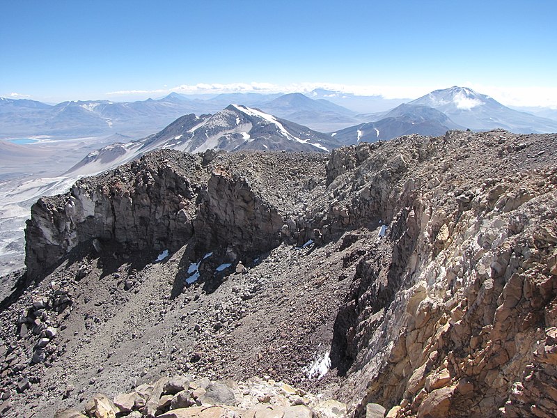 File:Ojos del Salado summit - the crater (4321033108).jpg