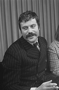 Oliver Reed: Englatilainen näyttelijä