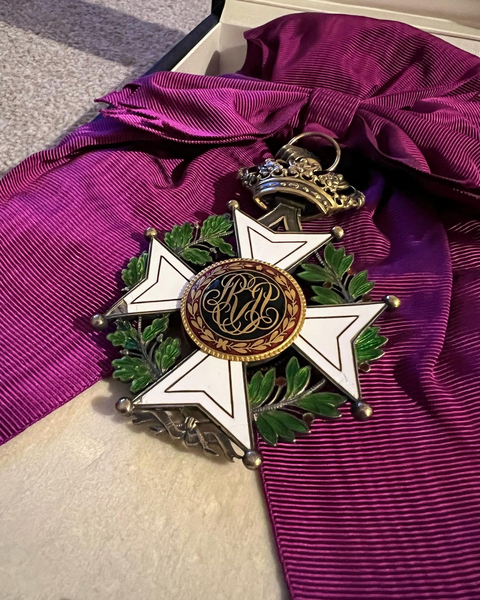 File:Order of Leopold Grand Cross badge (reverse).png