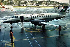 BAe Jetstream 41 авиакомпании Origin Pacific Airways в Международном аэропорту Веллингтон, июнь 2004 года