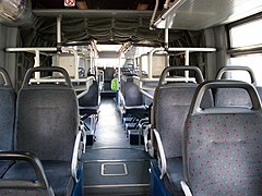 Intérieur d'un autobus Scania OmniCity 18m, en mars 2008.