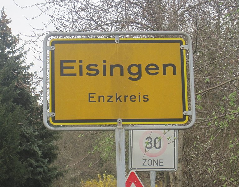 File:Ortsschild Eisingen DIN-Breitschrift.jpg