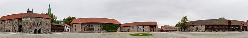 File:Palacio del Arzobispo, Trondheim, Noruega, 2019-09-06, DD 134-146 PAN.jpg