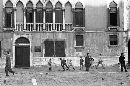 Street football, Venice (1960)