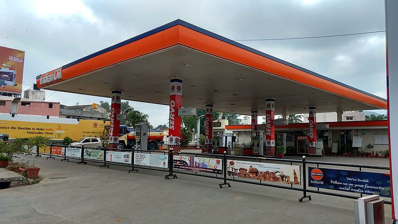 File:Petrol pump closed due to Karnataka bandh.jpg