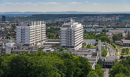 English: The twin buildings Pfaffenwaldring 55/57 on the campus of the University of Stuttgart, Stuttgart-Vaihingen, Germany. Deutsch: Der Zwillingsbau Pfaffenwaldring 55/57 auf dem Campus Vaihingen der Universität Stuttgart.