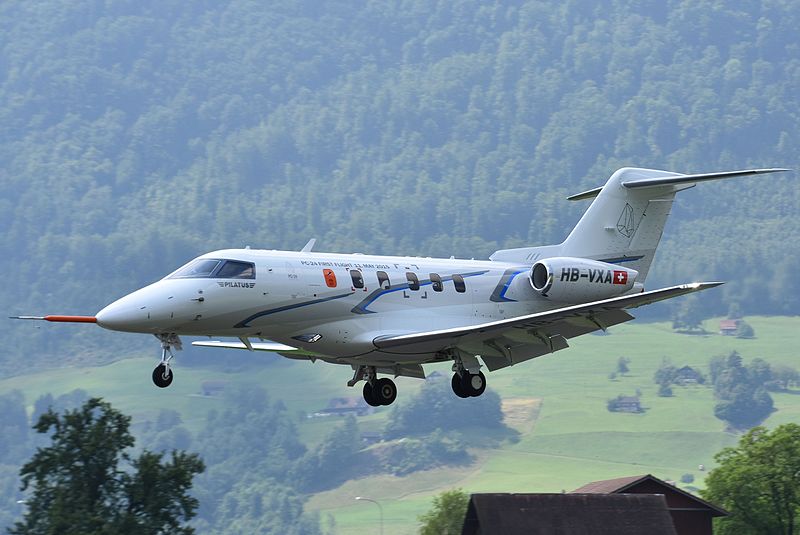 File:Pilatus PC-24, P01, HB-VXA (18743050229) (cropped).jpg