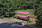 Čeština: Růžová lavička se stolečky u Počernické ulice v Strašnicích v Praze 10 English: Pink bench at Počernická street, Prague.